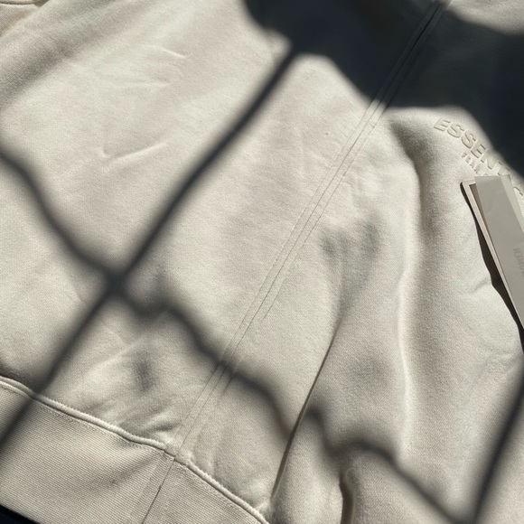 ESSENTIALS FEAR OF GOD Zip Up Off White Size Medium - Picture 4 of 8